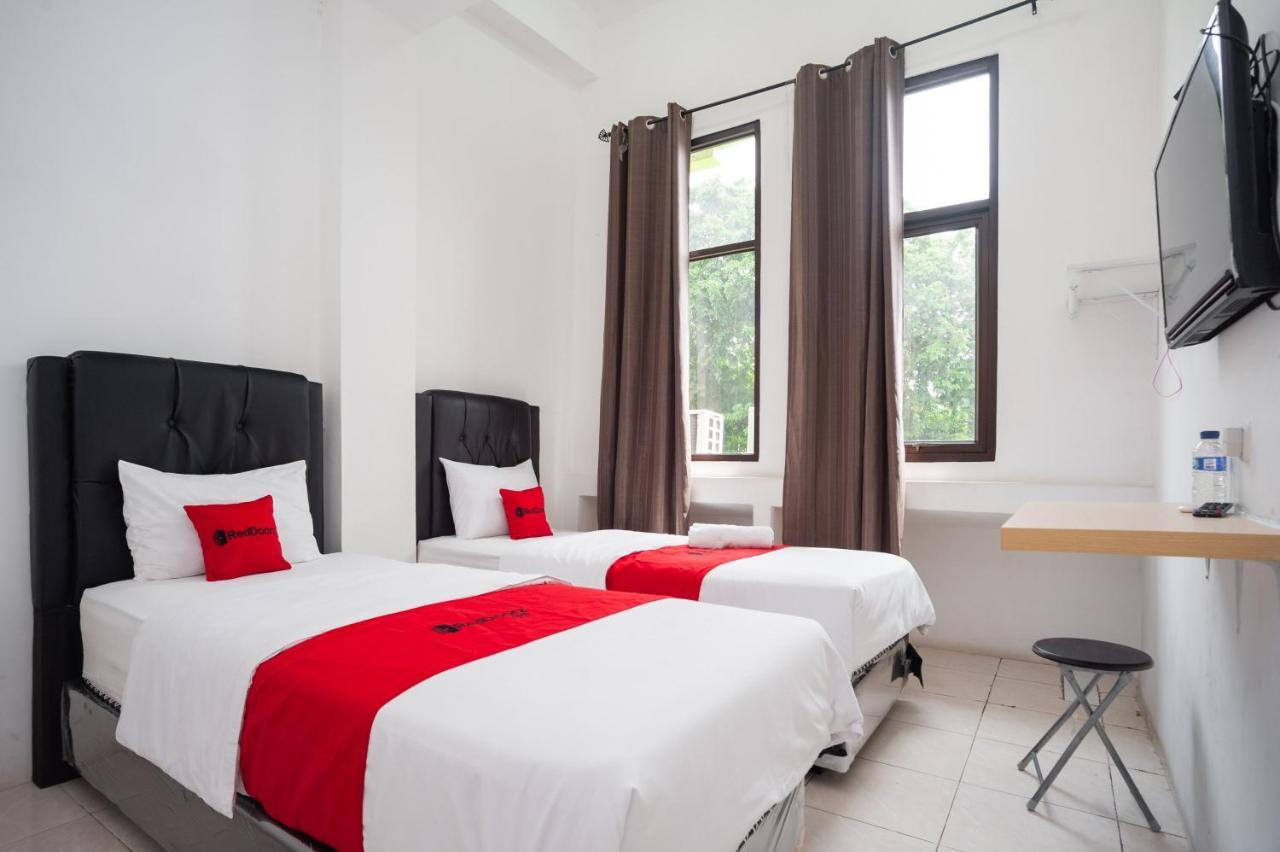 מלון Reddoorz At Jalan Bangau פאלמבאנג מראה חיצוני תמונה